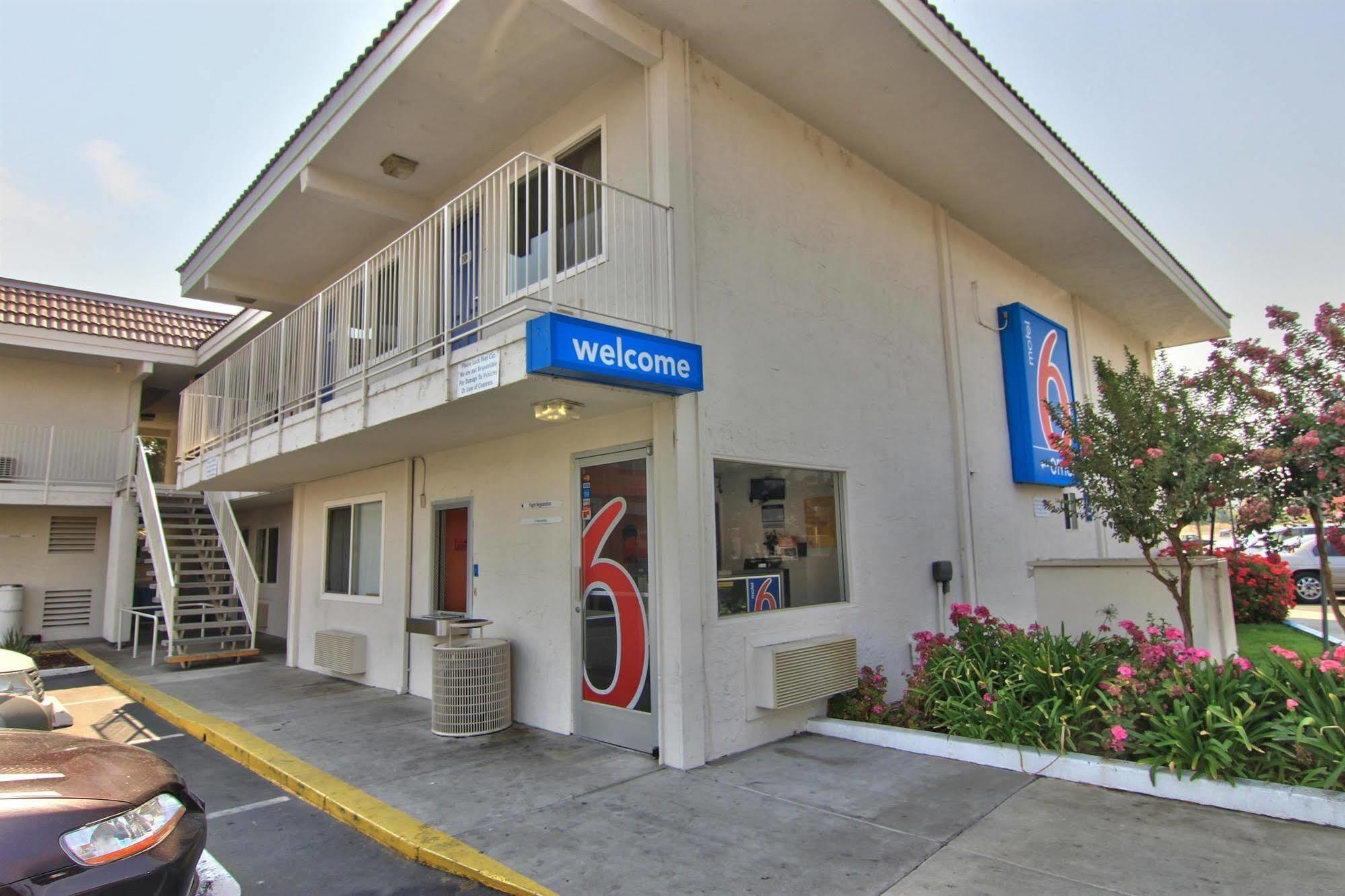 Hotel 6-sacramento, Ca - Old North Sacramento