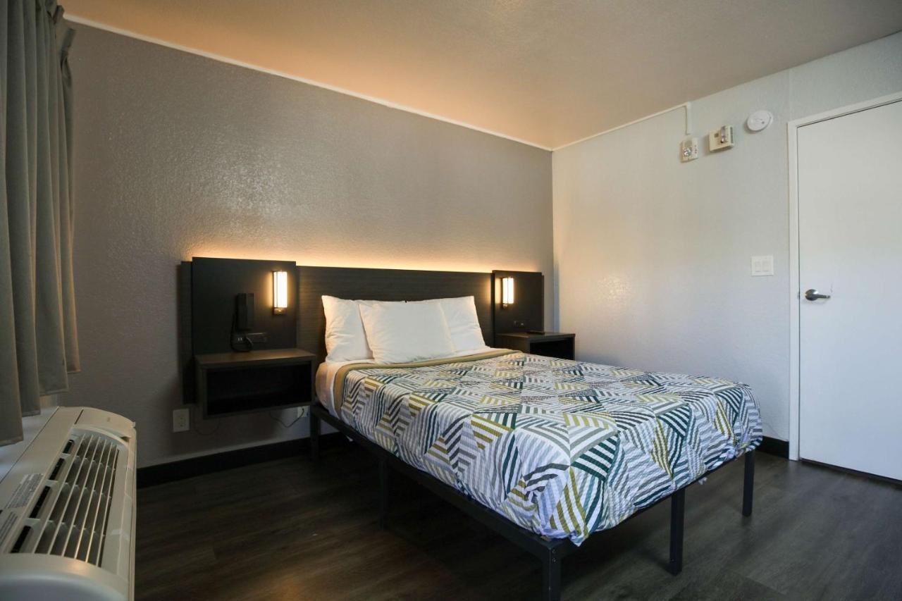 Hotel 6-sacramento, Ca - Old North